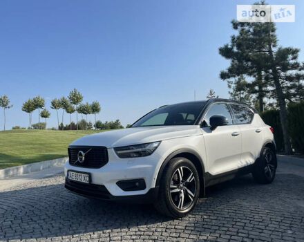 Білий Вольво XC40, об'ємом двигуна 2 л та пробігом 134 тис. км за 31000 $, фото 1 на Automoto.ua