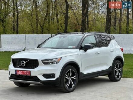 Білий Вольво XC40, об'ємом двигуна 1.97 л та пробігом 94 тис. км за 20950 $, фото 1 на Automoto.ua