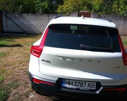 Білий Вольво XC40, об'ємом двигуна 2 л та пробігом 303 тис. км за 20000 $, фото 1 на Automoto.ua