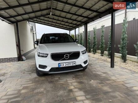 Вольво XC40 2019 в Киеве на Automoto.ua Белый Вольво XC40, объемом двигателя 1.97 л и пробегом 147 тыс. км за 28700 $, фото 1 на Automoto.ua