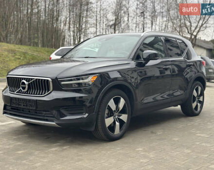 Белый Вольво XC40, объемом двигателя 1.97 л и пробегом 73 тыс. км за 21500 $, фото 1 на Automoto.ua