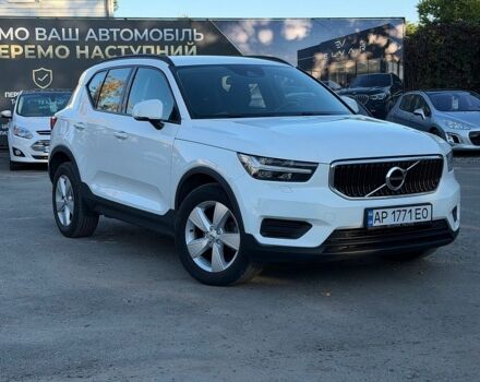 Белый Вольво XC40, объемом двигателя 1.97 л и пробегом 179 тыс. км за 22000 $, фото 1 на Automoto.ua
