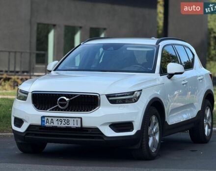 Белый Вольво XC40, объемом двигателя 1.97 л и пробегом 143 тыс. км за 22400 $, фото 1 на Automoto.ua