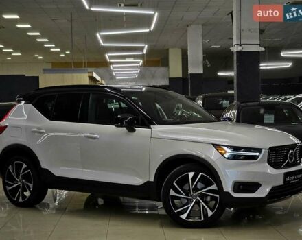 Білий Вольво XC40, об'ємом двигуна 1.97 л та пробігом 70 тис. км за 20999 $, фото 1 на Automoto.ua
