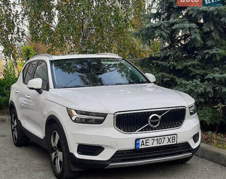 Белый Вольво XC40, объемом двигателя 1.97 л и пробегом 70 тыс. км за 22000 $, фото 1 на Automoto.ua