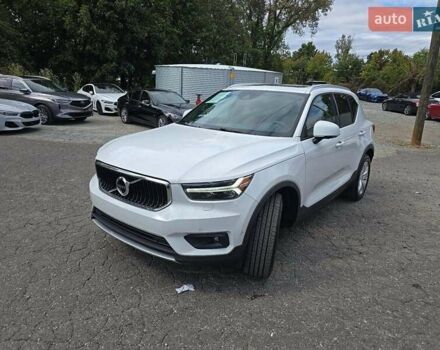 Белый Вольво XC40, объемом двигателя 1.97 л и пробегом 80 тыс. км за 19999 $, фото 1 на Automoto.ua
