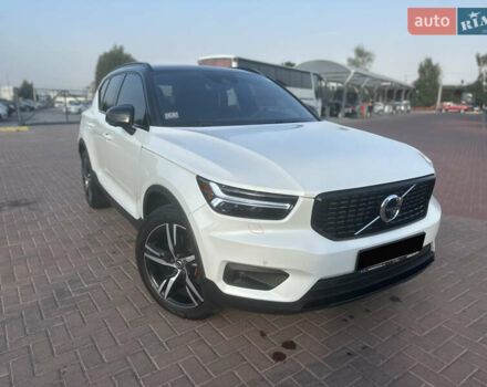 Белый Вольво XC40, объемом двигателя 1.97 л и пробегом 114 тыс. км за 25300 $, фото 1 на Automoto.ua