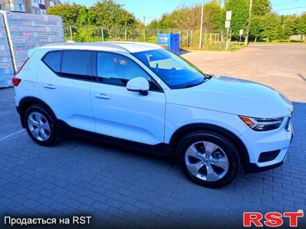 Вольво XC40 2019 в Шепетовке на Automoto.ua Белый Вольво XC40, объемом двигателя 2 л и пробегом 29 тыс. км за 28000 $, фото 1 на Automoto.ua