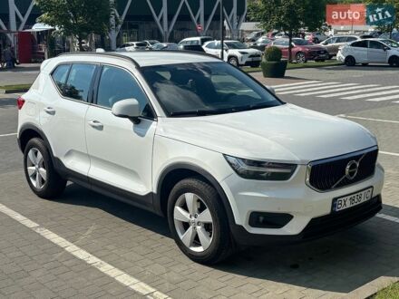 Білий Вольво XC40, об'ємом двигуна 1.97 л та пробігом 252 тис. км за 22500 $, фото 1 на Automoto.ua