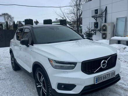 Белый Вольво XC40, объемом двигателя 1.97 л и пробегом 172 тыс. км за 32000 $, фото 1 на Automoto.ua