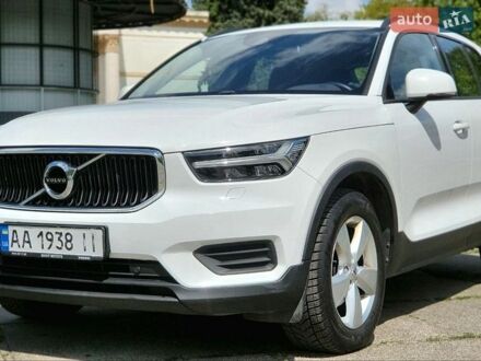 Белый Вольво XC40, объемом двигателя 1.97 л и пробегом 130 тыс. км за 23700 $, фото 1 на Automoto.ua