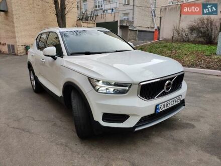 Вольво XC40 2019 в Киеве на Automoto.ua Белый Вольво XC40, объемом двигателя 1.97 л и пробегом 55 тыс. км за 23200 $, фото 1 на Automoto.ua