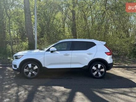 Вольво XC40 2020 в Луцке на Automoto.ua Белый Вольво XC40, объемом двигателя 1.97 л и пробегом 40 тыс. км за 35200 $, фото 1 на Automoto.ua