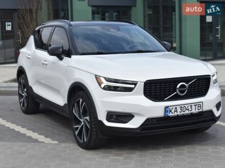 Белый Вольво XC40, объемом двигателя 1.97 л и пробегом 68 тыс. км за 24300 $, фото 1 на Automoto.ua