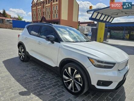 Вольво XC40 2021 в Тернополе на Automoto.ua Белый Вольво XC40, объемом двигателя 0 л и пробегом 53 тыс. км за 28500 $, фото 1 на Automoto.ua