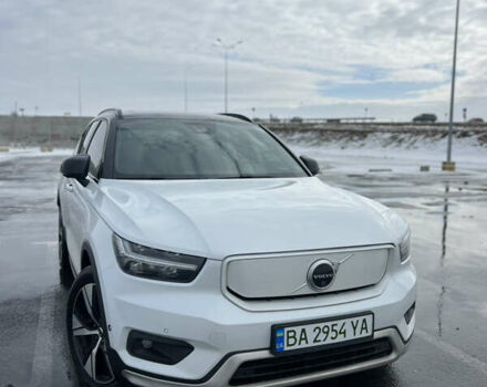 Белый Вольво XC40, объемом двигателя 0 л и пробегом 63 тыс. км за 25900 $, фото 1 на Automoto.ua
