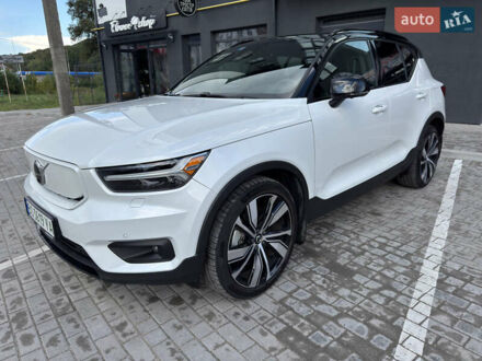 Белый Вольво XC40, объемом двигателя 0 л и пробегом 44 тыс. км за 24900 $, фото 1 на Automoto.ua