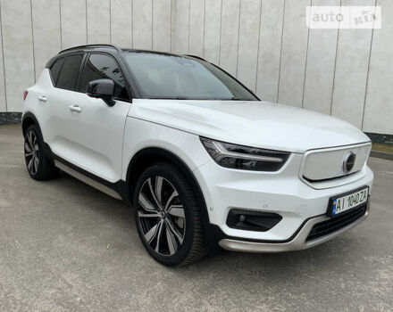 Белый Вольво XC40, объемом двигателя 0 л и пробегом 29 тыс. км за 37000 $, фото 1 на Automoto.ua