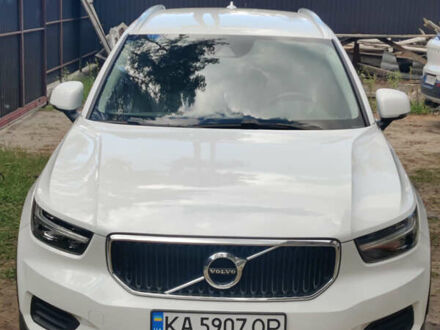 Білий Вольво XC40, об'ємом двигуна 1.97 л та пробігом 67 тис. км за 26300 $, фото 1 на Automoto.ua