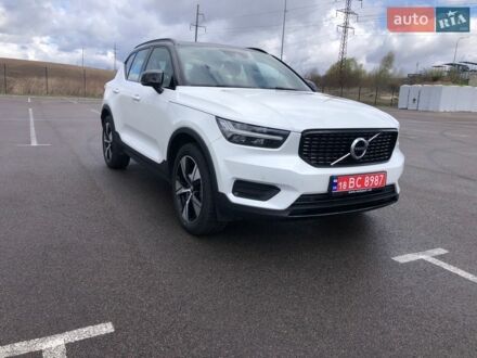 Белый Вольво XC40, объемом двигателя 1.48 л и пробегом 170 тыс. км за 33000 $, фото 1 на Automoto.ua