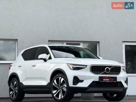 Вольво XC40 2024 в Луцке на Automoto.ua Белый Вольво XC40, объемом двигателя 2 л и пробегом 3 тыс. км за 38799 $, фото 1 на Automoto.ua