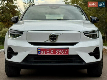 Вольво XC40 2024 в Ровно на Automoto.ua Белый Вольво XC40, объемом двигателя 0 л и пробегом 47 тыс. км за 26499 $, фото 1 на Automoto.ua