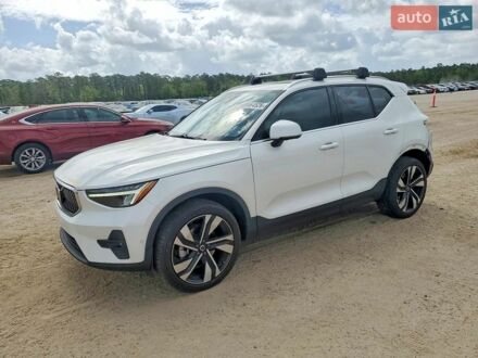 Білий Вольво XC40, об'ємом двигуна 1.97 л та пробігом 28 тис. км за 9500 $, фото 1 на Automoto.ua
