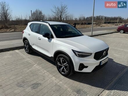 Белый Вольво XC40, объемом двигателя 1.97 л и пробегом 22 тыс. км за 37000 $, фото 1 на Automoto.ua