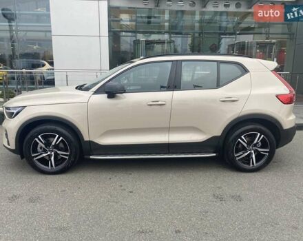 Бежевий Вольво XC40, об'ємом двигуна 1.97 л та пробігом 22 тис. км за 46020 $, фото 2 на Automoto.ua