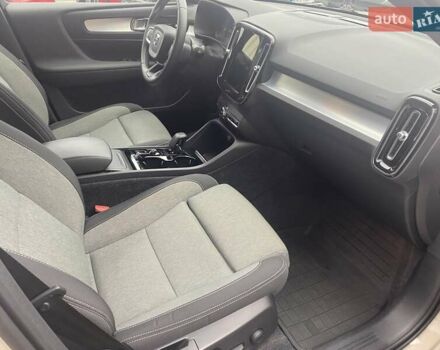 Бежевий Вольво XC40, об'ємом двигуна 1.97 л та пробігом 22 тис. км за 46020 $, фото 13 на Automoto.ua