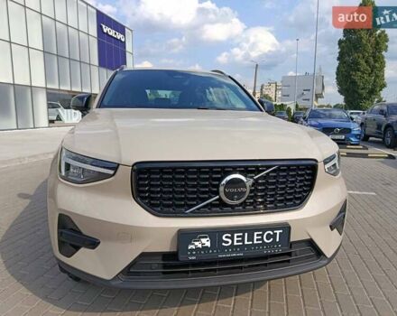Бежевий Вольво XC40, об'ємом двигуна 1.97 л та пробігом 4 тис. км за 45800 $, фото 2 на Automoto.ua