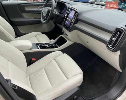 Бежевый Вольво XC40, объемом двигателя 1.97 л и пробегом 7 тыс. км за 46950 $, фото 18 на Automoto.ua