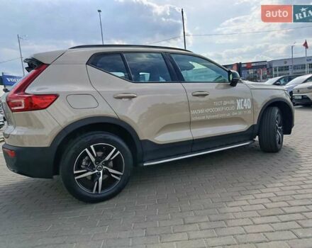Бежевий Вольво XC40, об'ємом двигуна 1.97 л та пробігом 4 тис. км за 45800 $, фото 9 на Automoto.ua