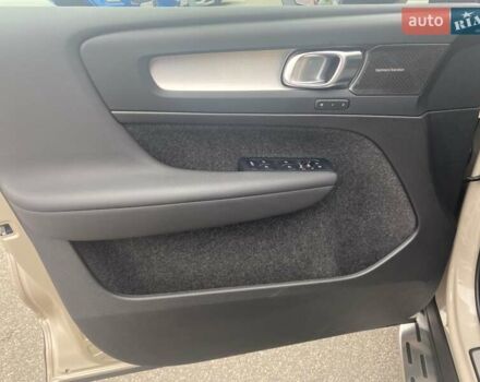 Бежевий Вольво XC40, об'ємом двигуна 1.97 л та пробігом 22 тис. км за 46020 $, фото 15 на Automoto.ua