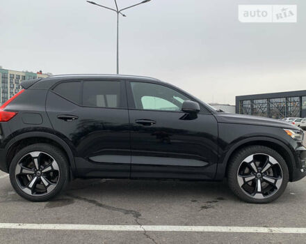 Чорний Вольво XC40, об'ємом двигуна 1.97 л та пробігом 59 тис. км за 28000 $, фото 2 на Automoto.ua