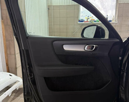 Черный Вольво XC40, объемом двигателя 2 л и пробегом 111 тыс. км за 22300 $, фото 13 на Automoto.ua