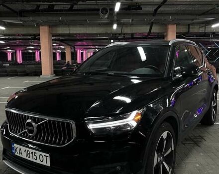Черный Вольво XC40, объемом двигателя 1.97 л и пробегом 148 тыс. км за 23900 $, фото 1 на Automoto.ua