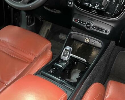 Черный Вольво XC40, объемом двигателя 1.97 л и пробегом 148 тыс. км за 23900 $, фото 45 на Automoto.ua