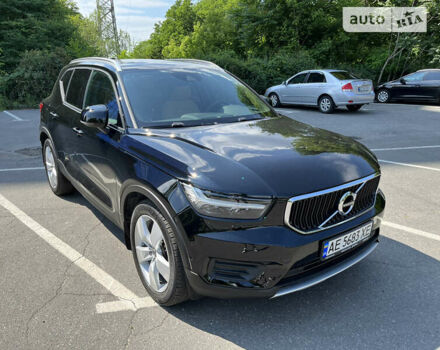 Черный Вольво XC40, объемом двигателя 2 л и пробегом 80 тыс. км за 27900 $, фото 1 на Automoto.ua