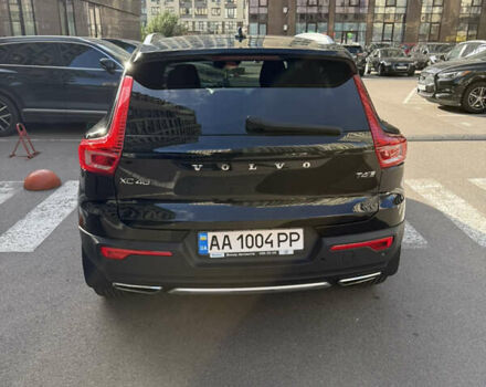 Черный Вольво XC40, объемом двигателя 1.97 л и пробегом 82 тыс. км за 29500 $, фото 1 на Automoto.ua