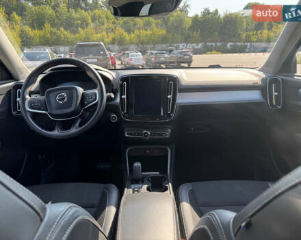 Черный Вольво XC40, объемом двигателя 1.97 л и пробегом 86 тыс. км за 24700 $, фото 43 на Automoto.ua