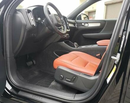 Вольво XC40 2019 в Львове на Automoto.ua Черный Вольво XC40, объемом двигателя 2 л и пробегом 149 тыс. км за 22900 $, фото 17 на Automoto.ua
