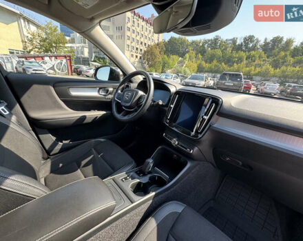 Черный Вольво XC40, объемом двигателя 1.97 л и пробегом 86 тыс. км за 24700 $, фото 29 на Automoto.ua