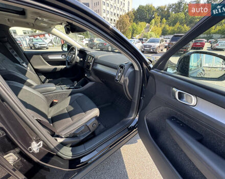 Черный Вольво XC40, объемом двигателя 1.97 л и пробегом 86 тыс. км за 24700 $, фото 24 на Automoto.ua
