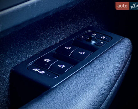 Черный Вольво XC40, объемом двигателя 1.97 л и пробегом 143 тыс. км за 20500 $, фото 31 на Automoto.ua