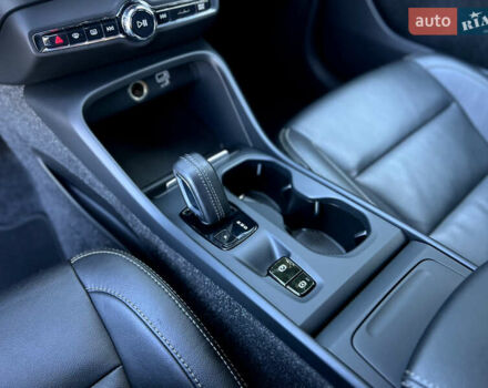 Черный Вольво XC40, объемом двигателя 2 л и пробегом 17 тыс. км за 21900 $, фото 30 на Automoto.ua