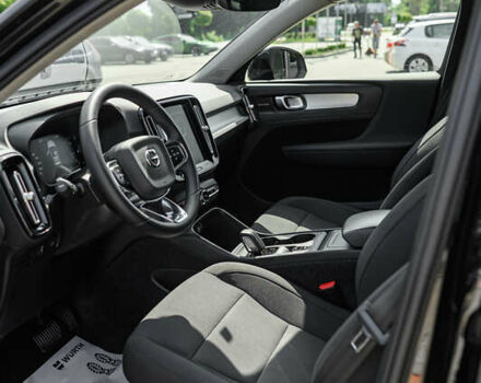 Черный Вольво XC40, объемом двигателя 1.97 л и пробегом 235 тыс. км за 24390 $, фото 12 на Automoto.ua