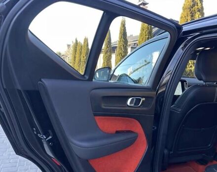 Черный Вольво XC40, объемом двигателя 0 л и пробегом 77 тыс. км за 28800 $, фото 48 на Automoto.ua