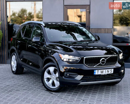 Черный Вольво XC40, объемом двигателя 2 л и пробегом 17 тыс. км за 21900 $, фото 2 на Automoto.ua