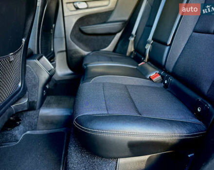 Черный Вольво XC40, объемом двигателя 1.97 л и пробегом 143 тыс. км за 20500 $, фото 18 на Automoto.ua